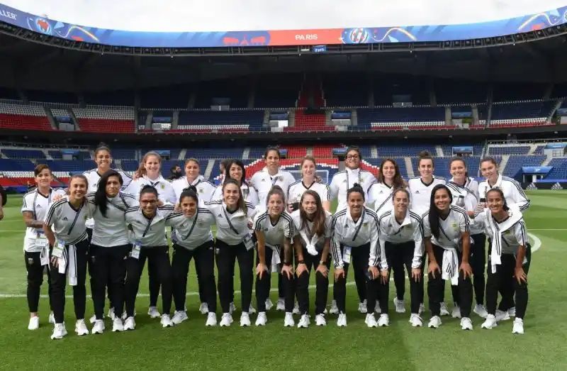 Hoy debuta en Paris la Selección Femenina de Fútbol