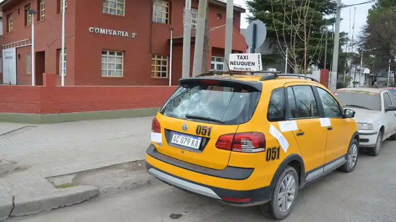 Dispararon “a quemarropa por la espalda” a un taxista en Neuquén