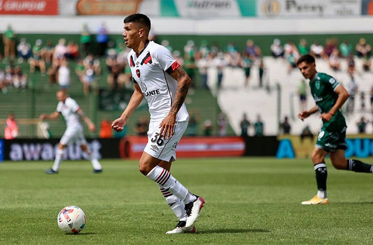 En la antesala al Clásico, Newells quiere seguir por la senda del triunfo ante Sarmiento de Junín