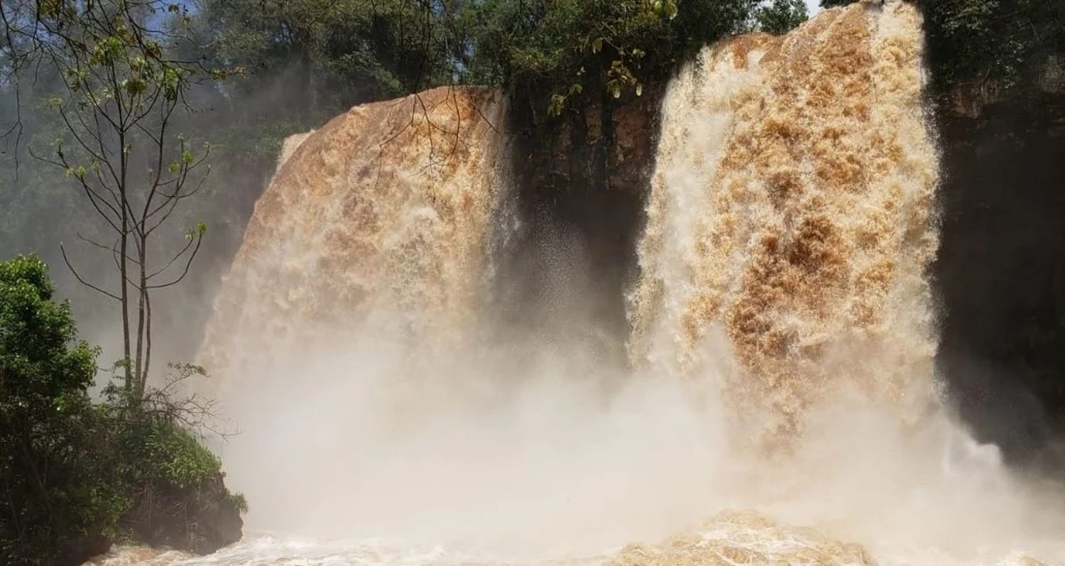 Buscan a un hombre que se cayó en las Cataratas del Iguazú