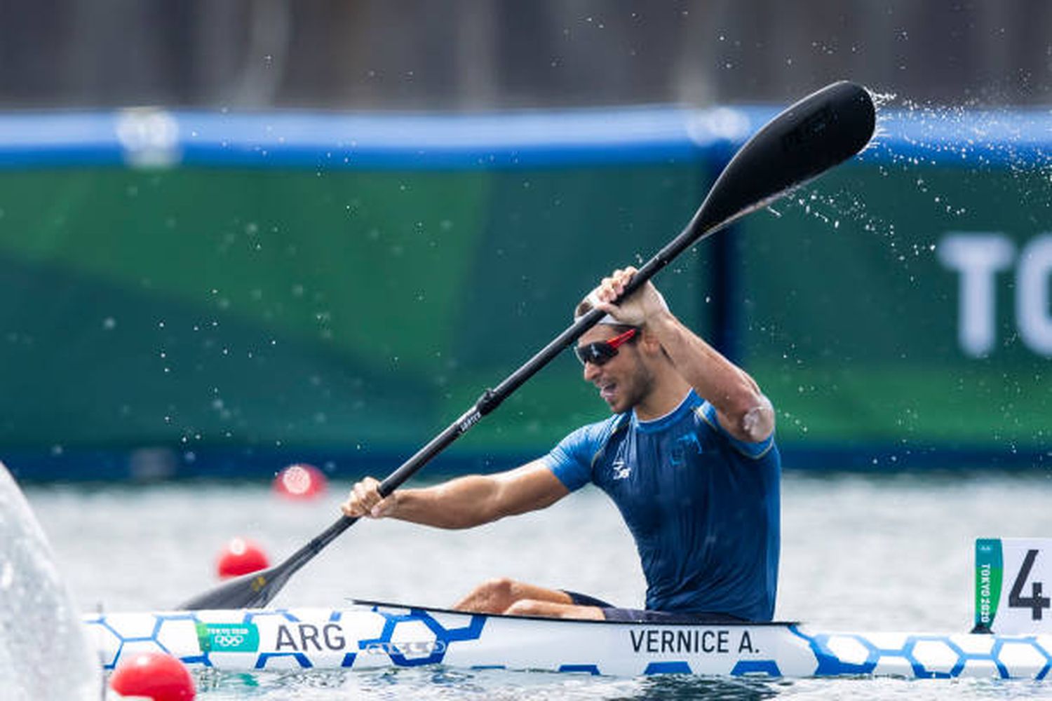 Vernice alcanzó un lugar en la final del kayak individual