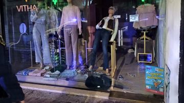 Dos detenidos por robar prendas de un local de indumentaria en el centro