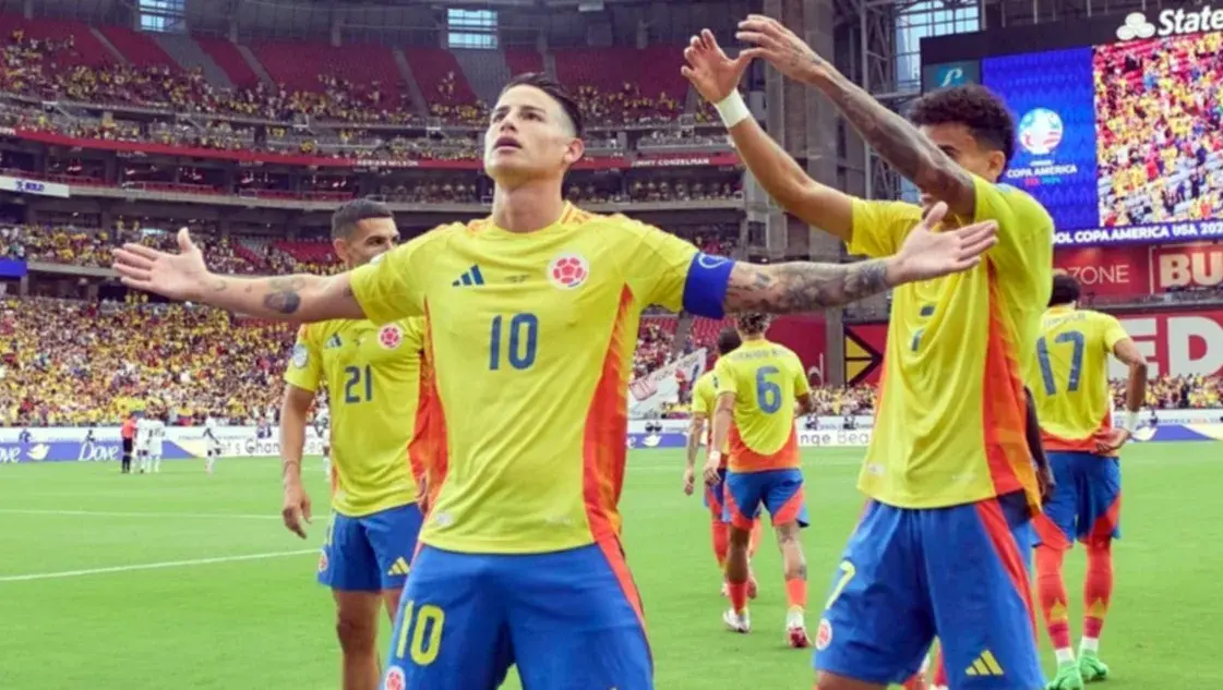 Colombia vapuleó a Panamá y espera en semis