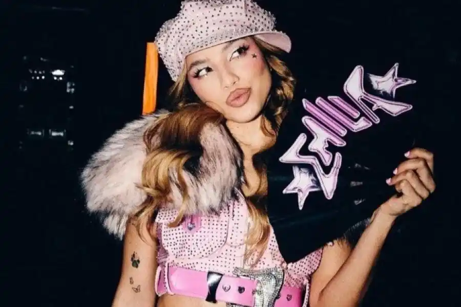 Emilia Mernes fue internada por segunda vez para realizarse estudios y suspendió sus shows