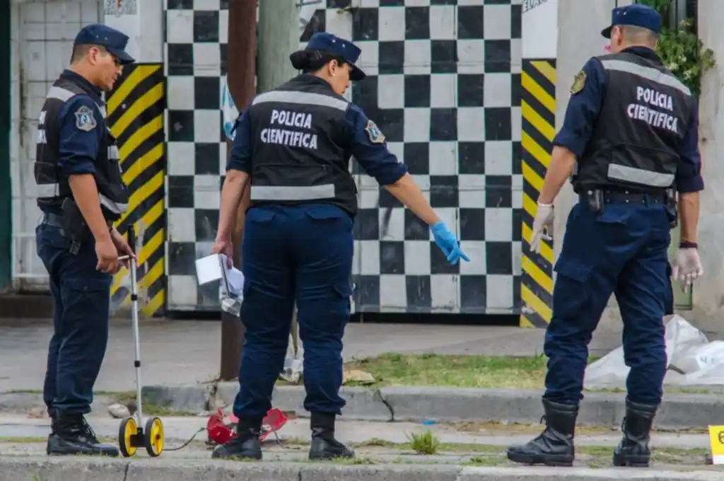 Un camionero atropelló a dos niños y se dio a la fuga: uno de ellos iba en silla de ruedas
