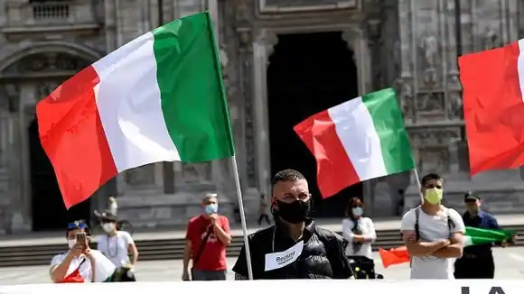 TOQUE DE QUEDA EN ITALIA y aislamiento en regiones