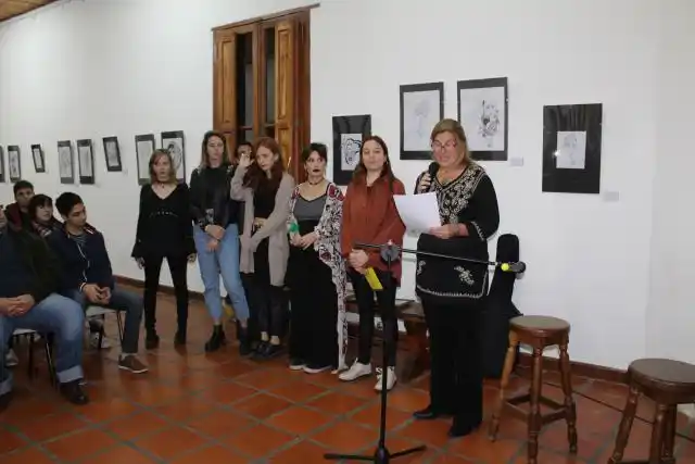 Se presentó una Muestra de Arte Colectiva en el Museo en el Quirós
