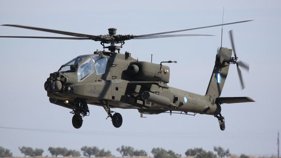 Grecia evalúa reforzar su aviación de ataque con 30 AH-64D Apache de excedentes estadounidenses