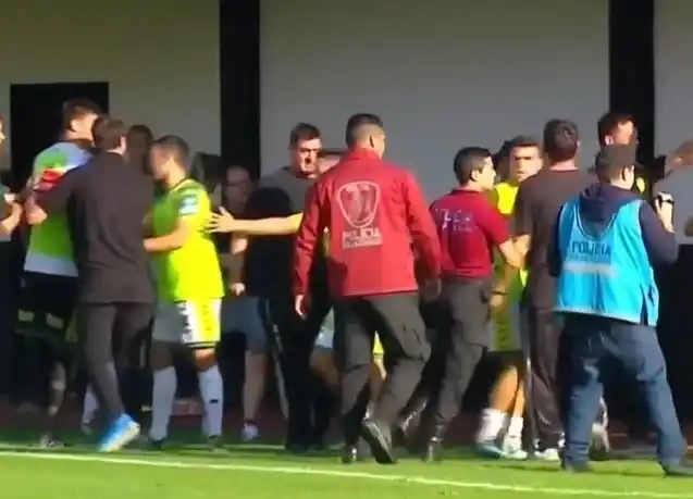 ¡Papelón! Riestra protagonista de otra polémica, ahora con el ritmo de Rocky