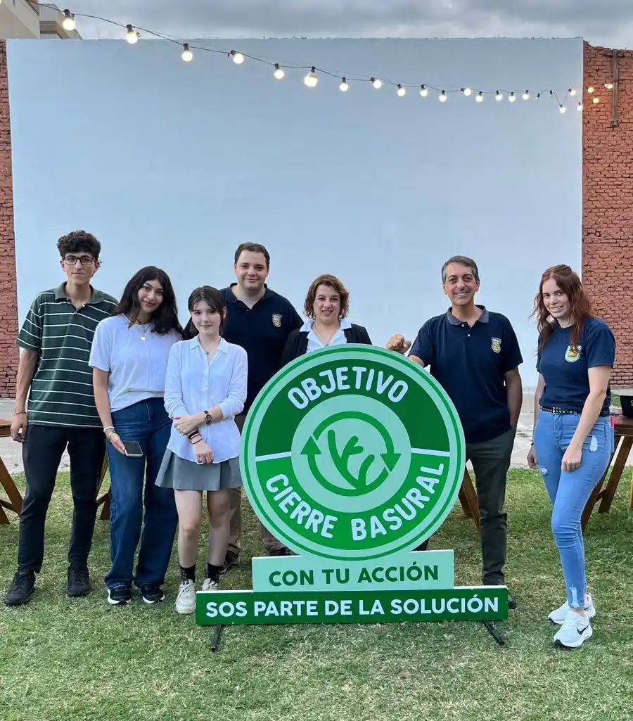 Los alumnos que crearon el videojuego.