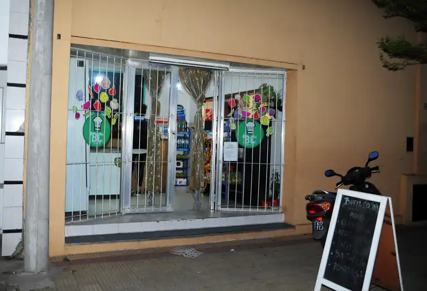 Robaron en un local de comidas de Yrigoyen y Arana