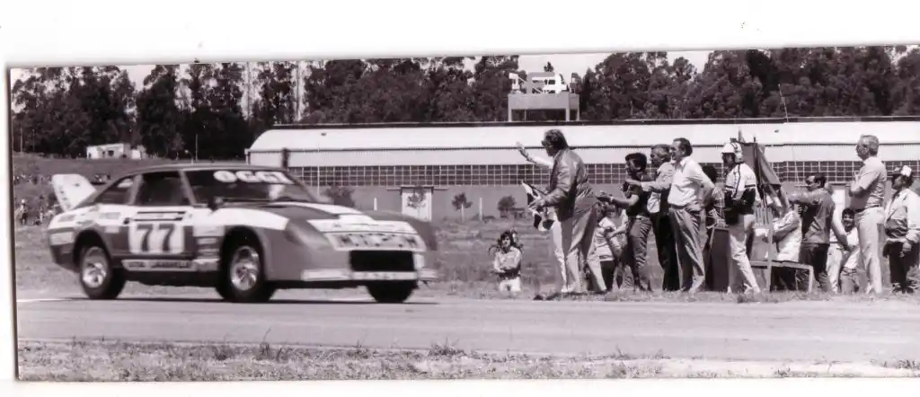 Los Datsun inauguraron el circuito del Parque Industrial