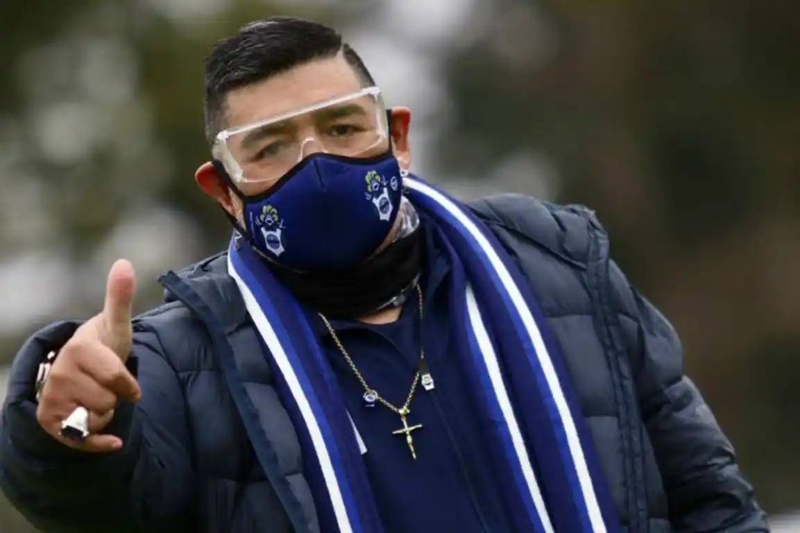 El doctor Cahe fue contundente: "Diego así está inmanejable"