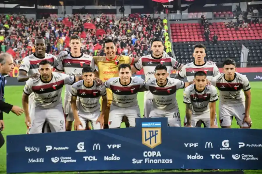 Fue figura del Colón que descendió y ahora es el jugador más buscado por los equipos de la Copa de la Liga