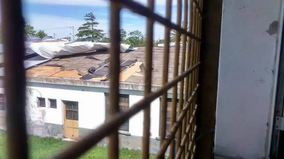 Escuela N°19: se voló el techo y culpan al Consejo Escolar
