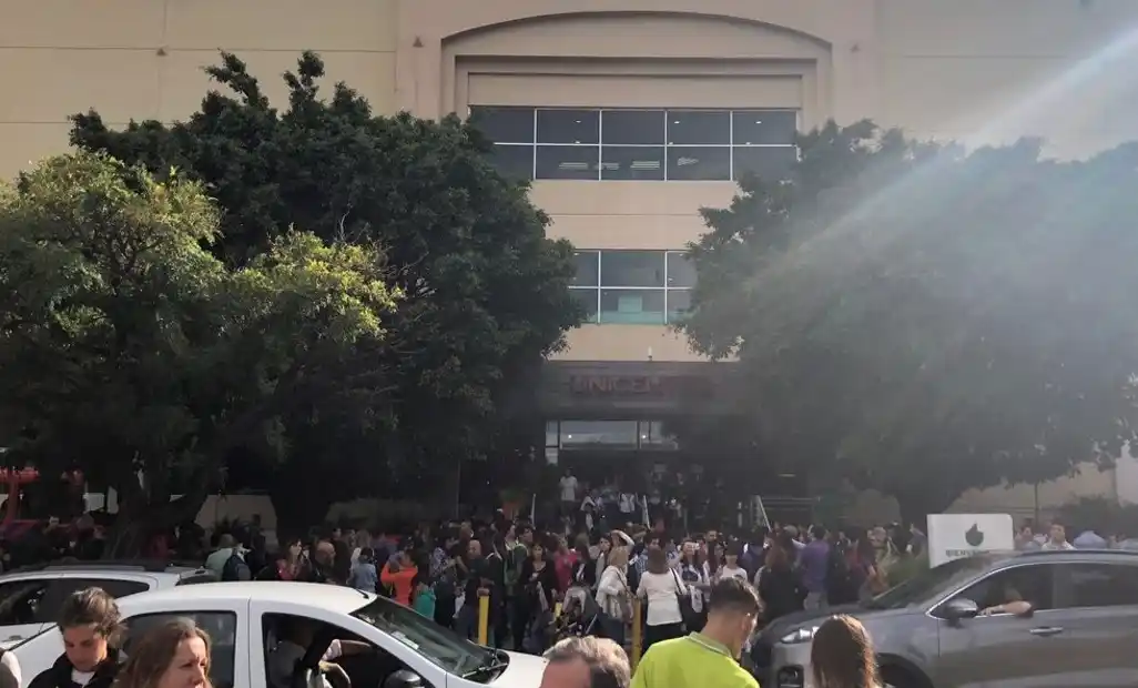 Evacuaron el shopping Unicenter de Martínez por una amenaza de bomba