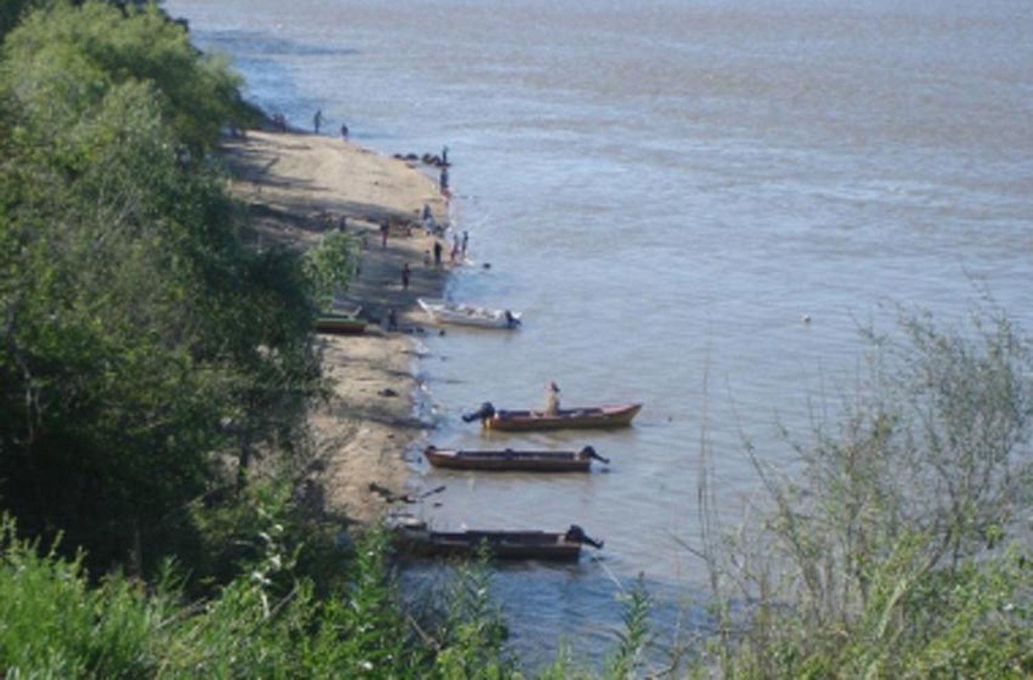 Hallaron un cuerpo en el río y es una de las victimas del naufragio en Pueblo Esther