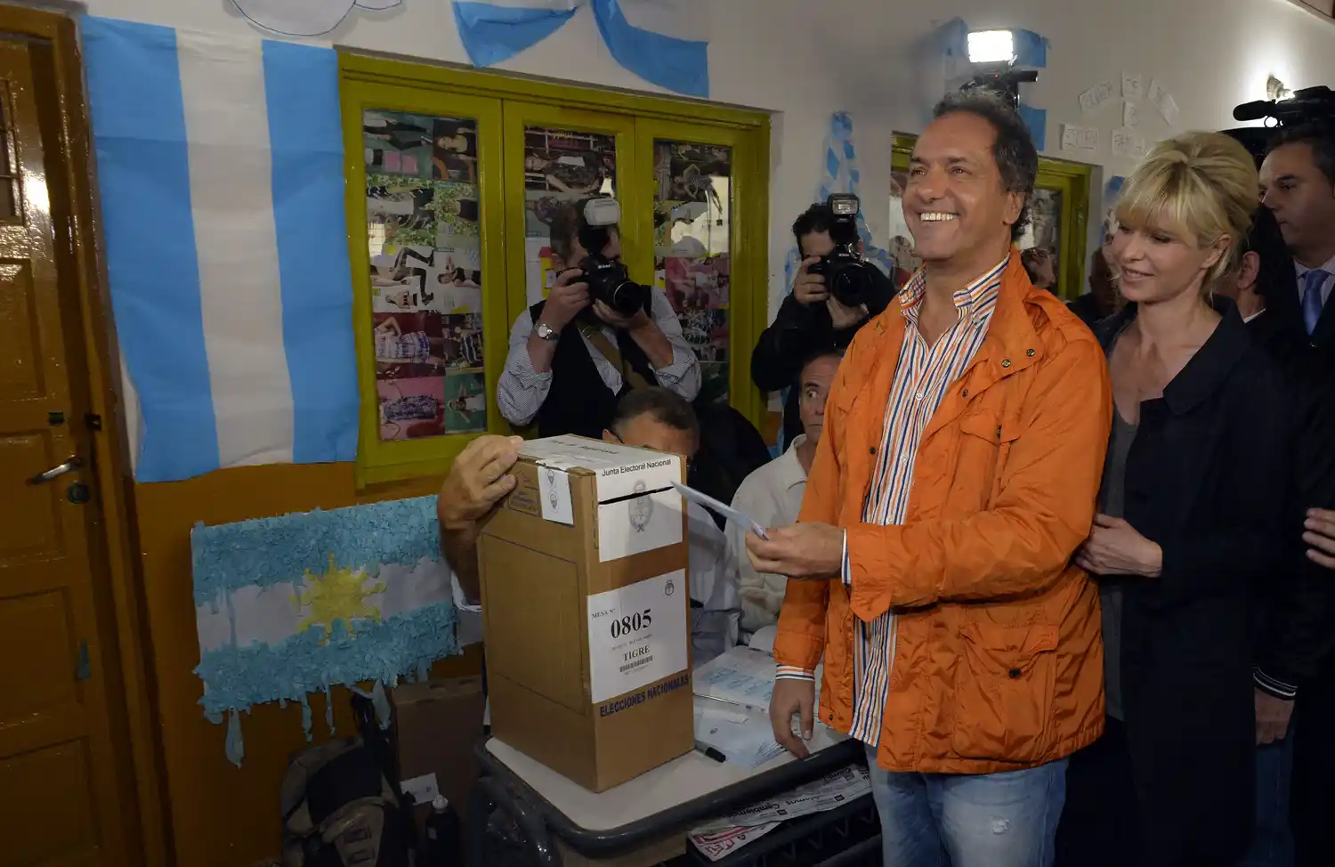 Votó Daniel Scioli: "Pido que voten a favor del país"