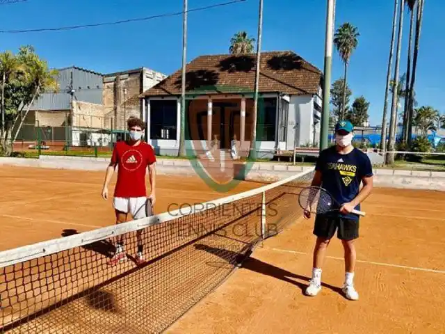 El tenis es el primer deporte en volver a la actividad