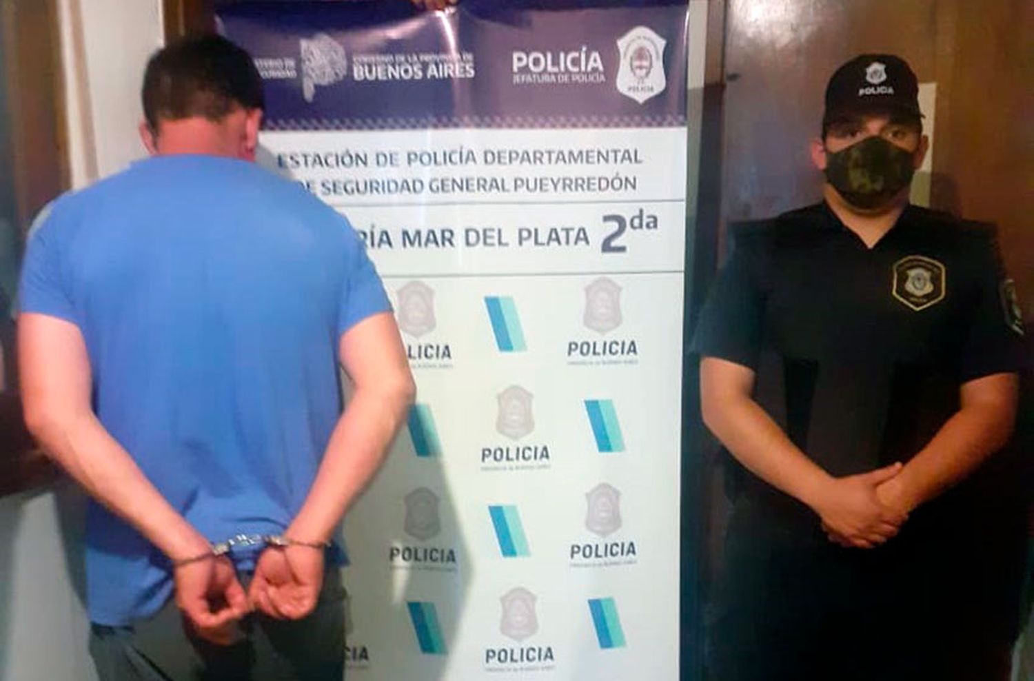 Detuvieron a un hombre por "manosear" a una menor en el centro