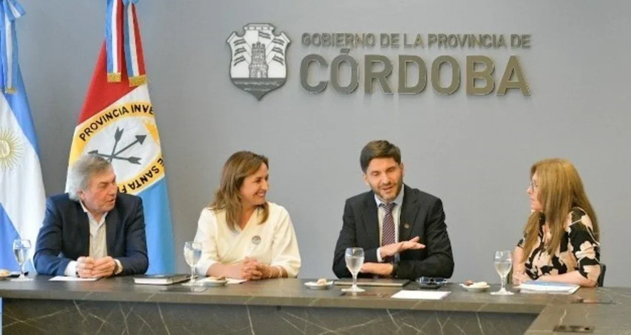 Maximiliano Pullaro en la reunión en Córdoba. A su derecha la vicegobernadora anfitriona, Myrian Prunotto. Gentileza