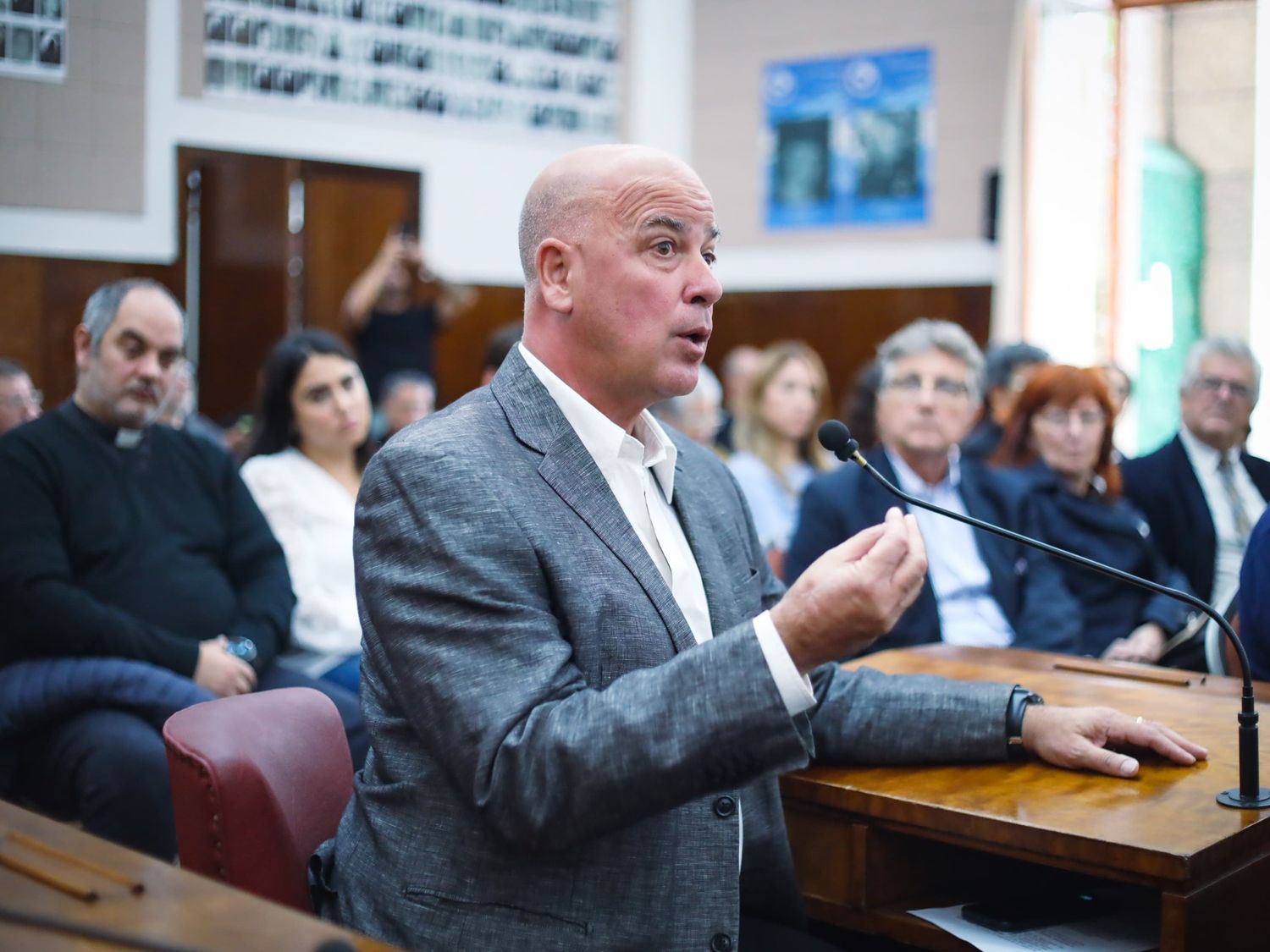 "Responde a una lógica centralista y de ajuste que va en contra de una visión federal del país", consideró Taccone.