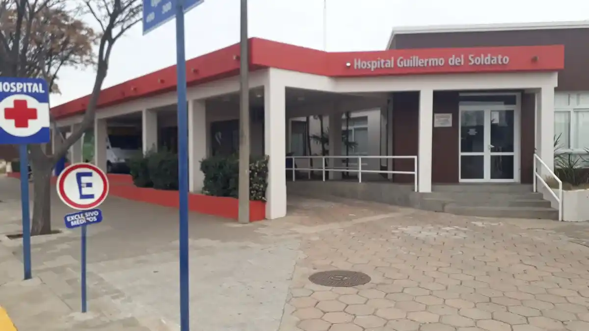 Sofía Gambier, acompañada por Alejandra Amigo, descartó el fin de la gratuidad en el hospital municipal.