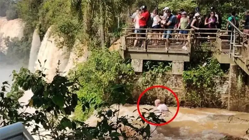 Busqueda del turista en Cataratas