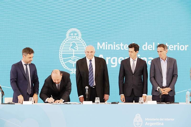 Manejo del agua: En el CCK, Insfrán participó 
de la firma de cooperación con Israel