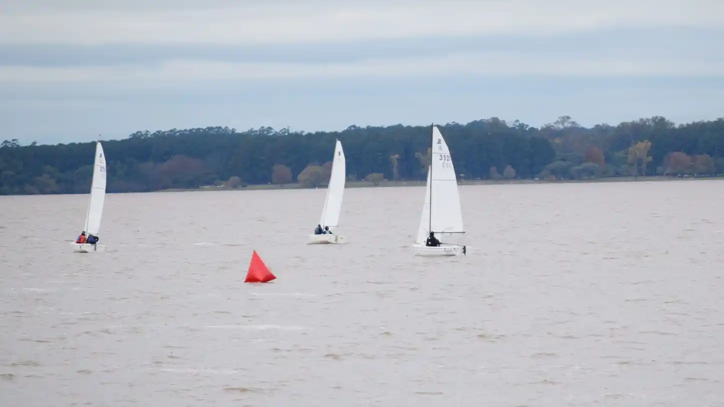 Fin de semana de deporte y turismo en el Lago Salto Grande