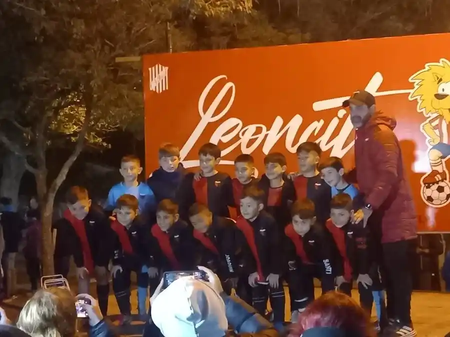Colón de Sta.Fe fue campeón y subcampeón en varias categorías del certamen infantil. campeón en las categorías . Foto:IG El Leoncito