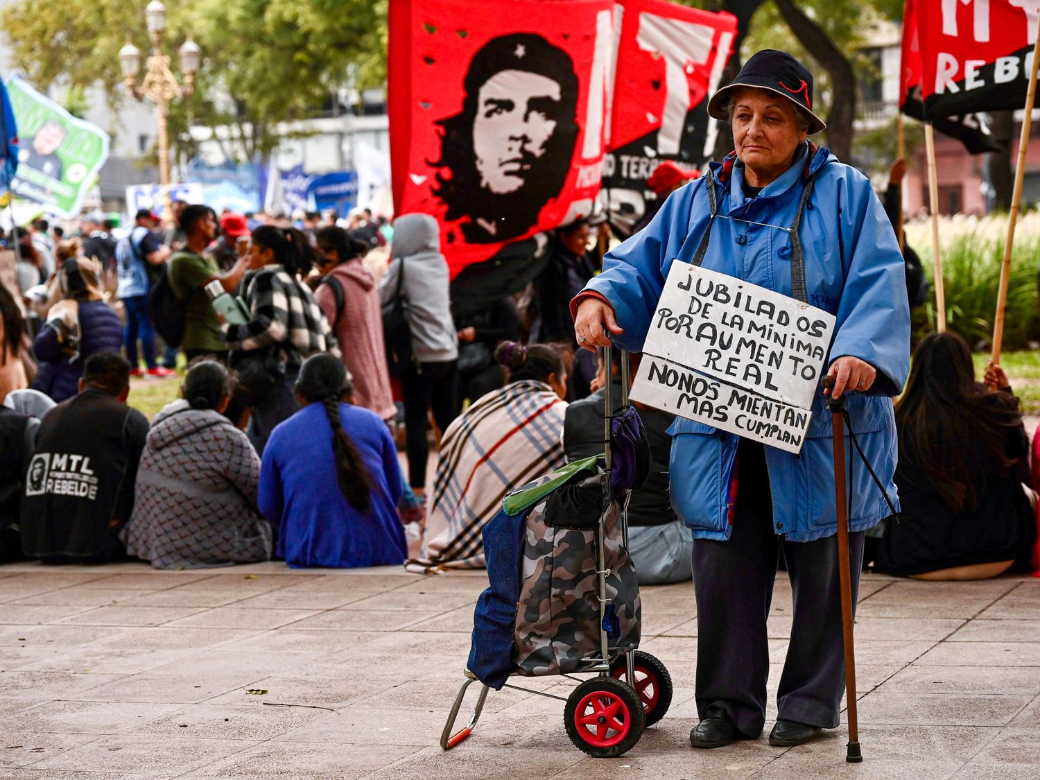 Los jubilados volvieron a marchar contra el ajuste de Javier Milei