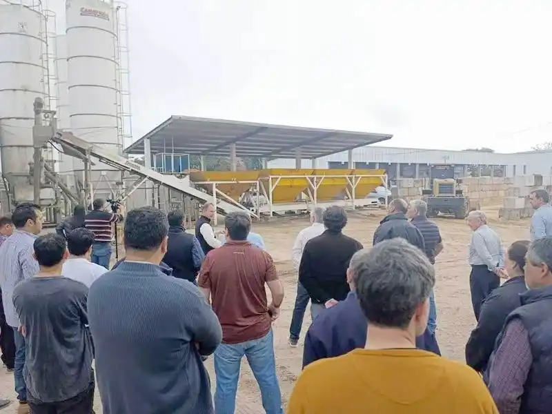 La contracara del ajuste nacional: 
crisis de consumo, desempleo y cierres