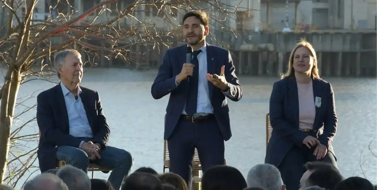 Con Pullaro, Schiaretti, Scaglia y Farías como oradores, Provincias Unidas mostró una vez más representación completa de la coalición que gobierna la provincia. Foto: Luis Cetraro.