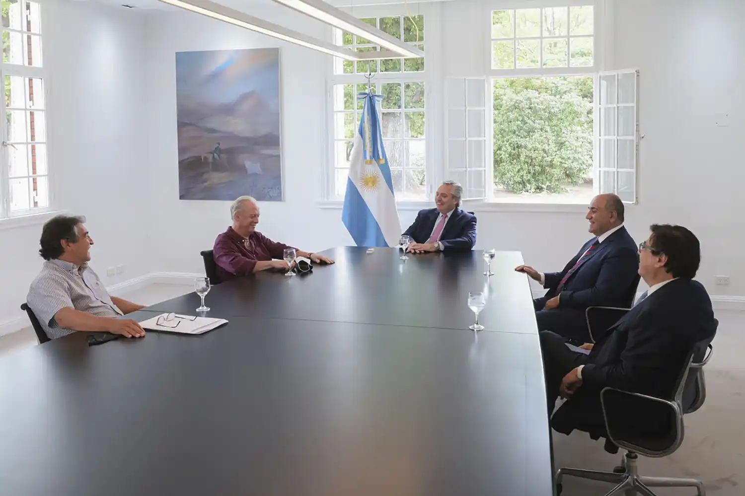 El Presidente anunció un bono de 20 mil pesos para más de 350 mil trabajadores estatales
