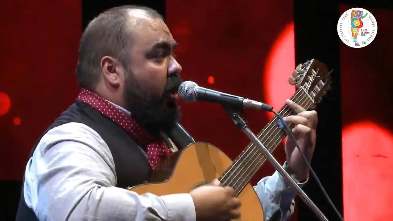 Dos canciones interpretó Facundo Santarén. “A mi morocha”, de Carlos Gardel, y “Como en antes”, ranchera de Facundo Picone