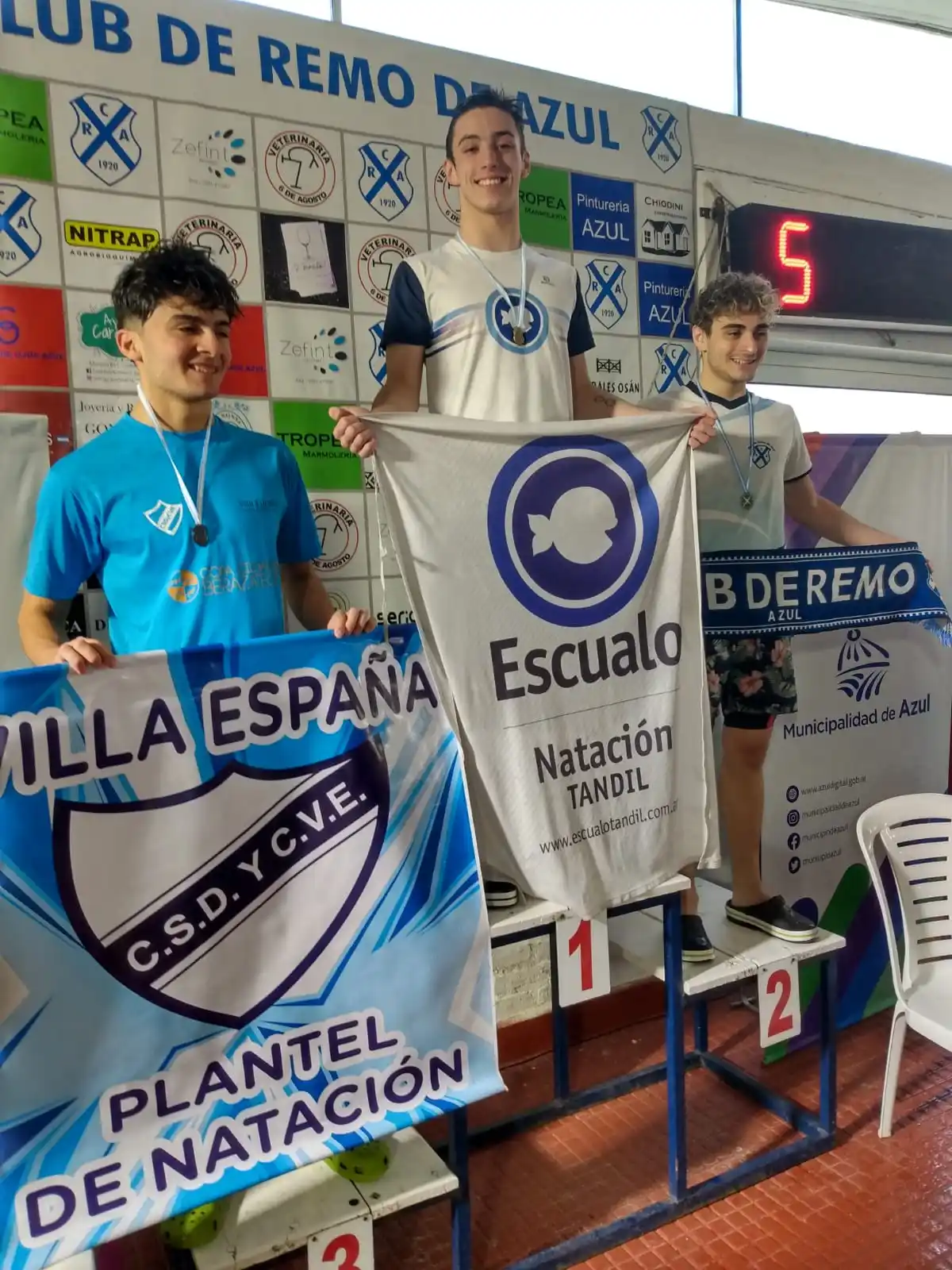 Aramburu, ganador en los 100 metros mariposa.