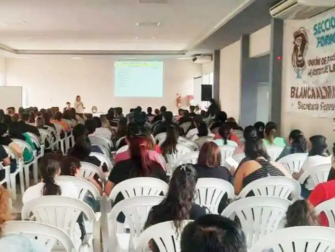 Mayans exhortó a la militancia a 
acercar a los jóvenes a la política