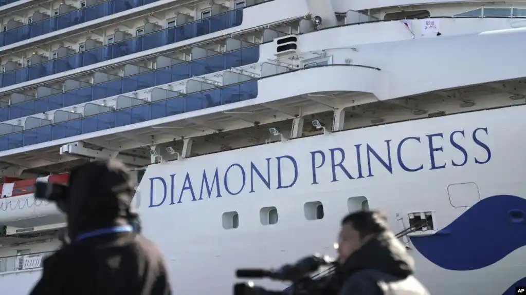 Mueren en Japón pasajeros de crucero infectados por virus