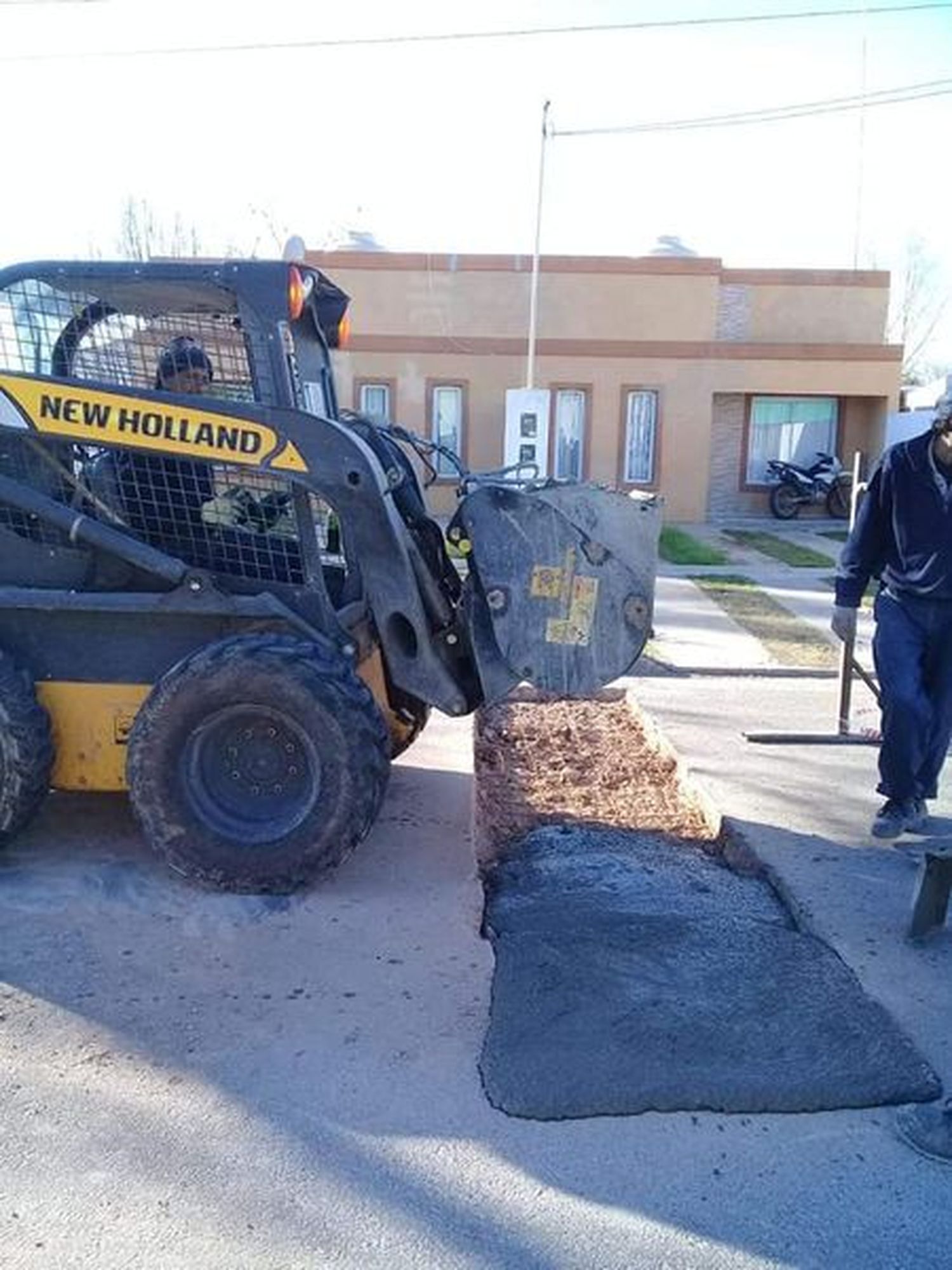 Galarza: se realizan trabajos de bacheo y en el cementerio