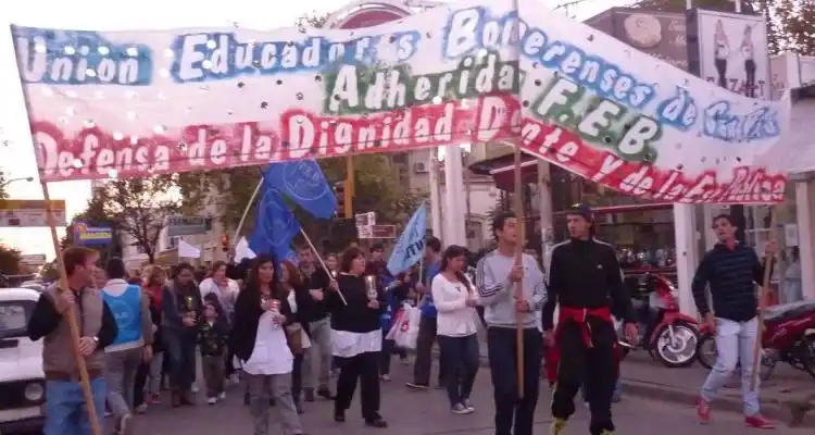 Docentes: gran adhesión a la movilización