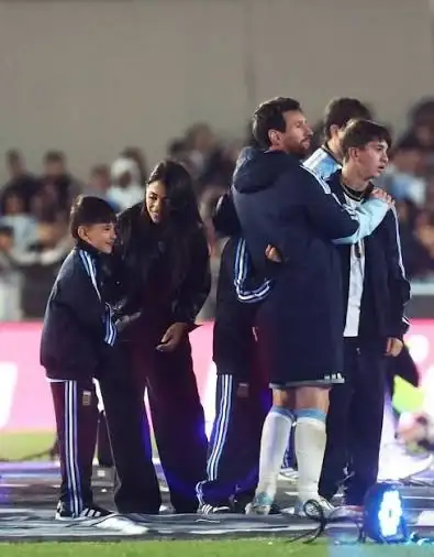 Leo : Antonela, Thiago, Mate y Ciroa