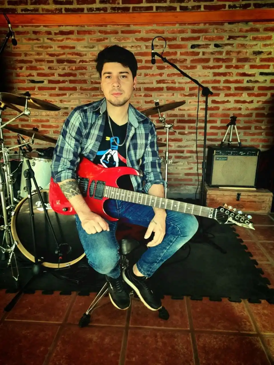 Resistir para seguir soñando con la música como medio de vida