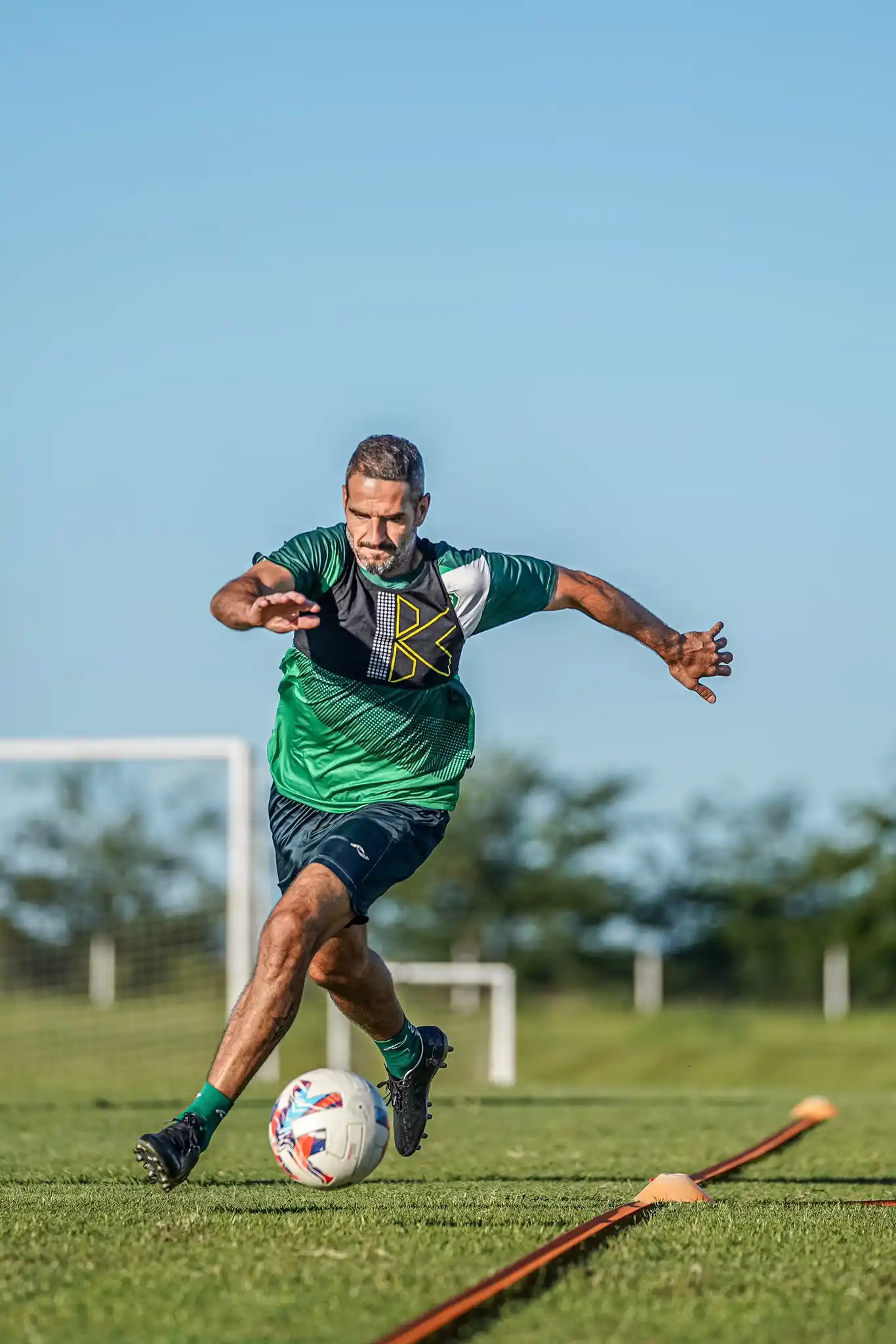 "Licha" López debuta en Sarmiento.