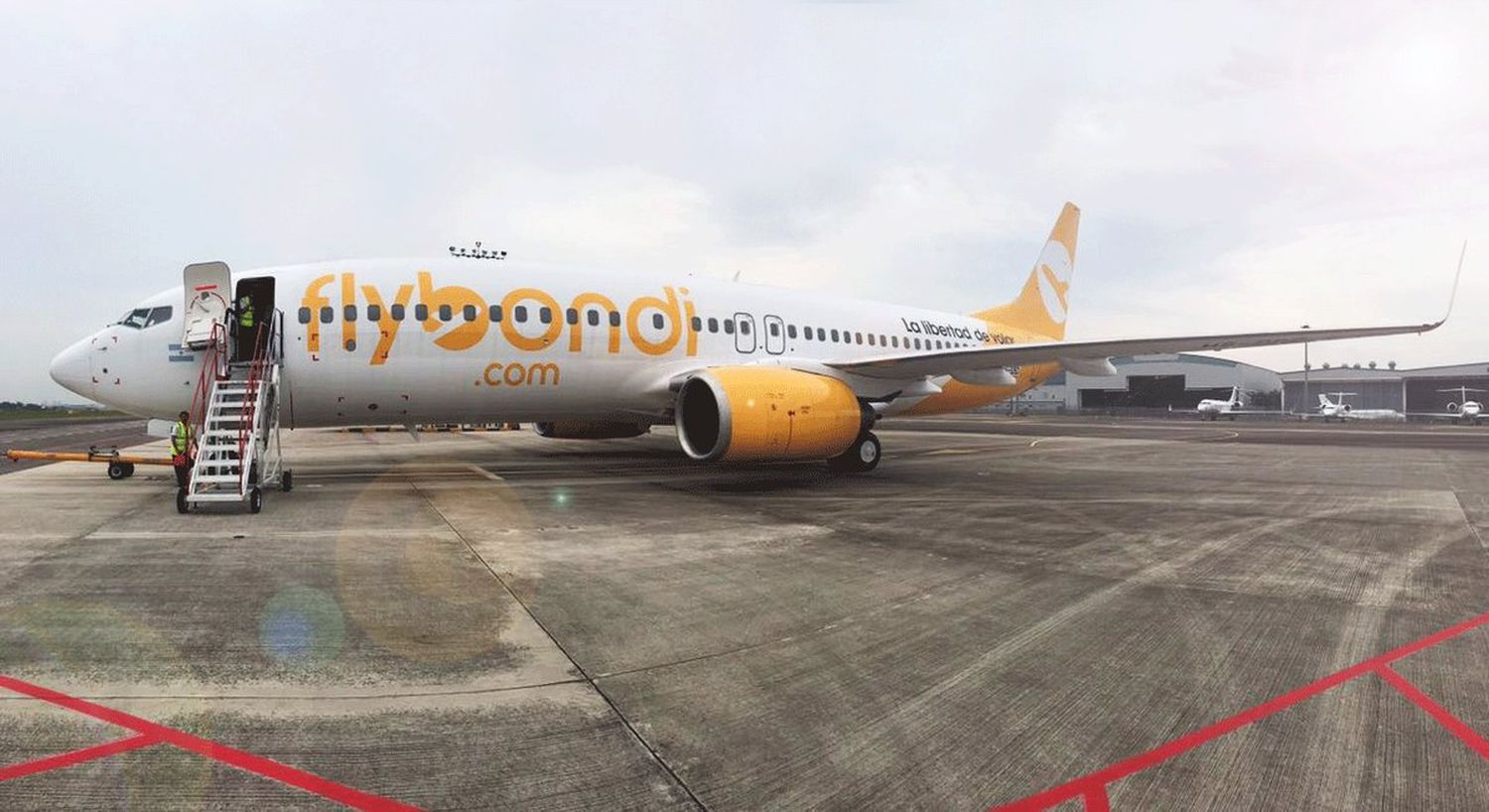 El desembarco de las low cost: La Justicia frenó inicio de operaciones de Flybondi en El Palomar