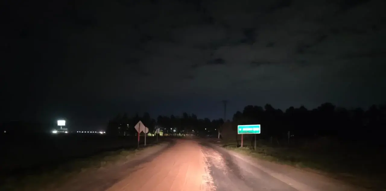 Cortes en las rutas: un derrame de cereal complicó el tránsito en la colectora de la Autopista Rosario-Buenos Aires