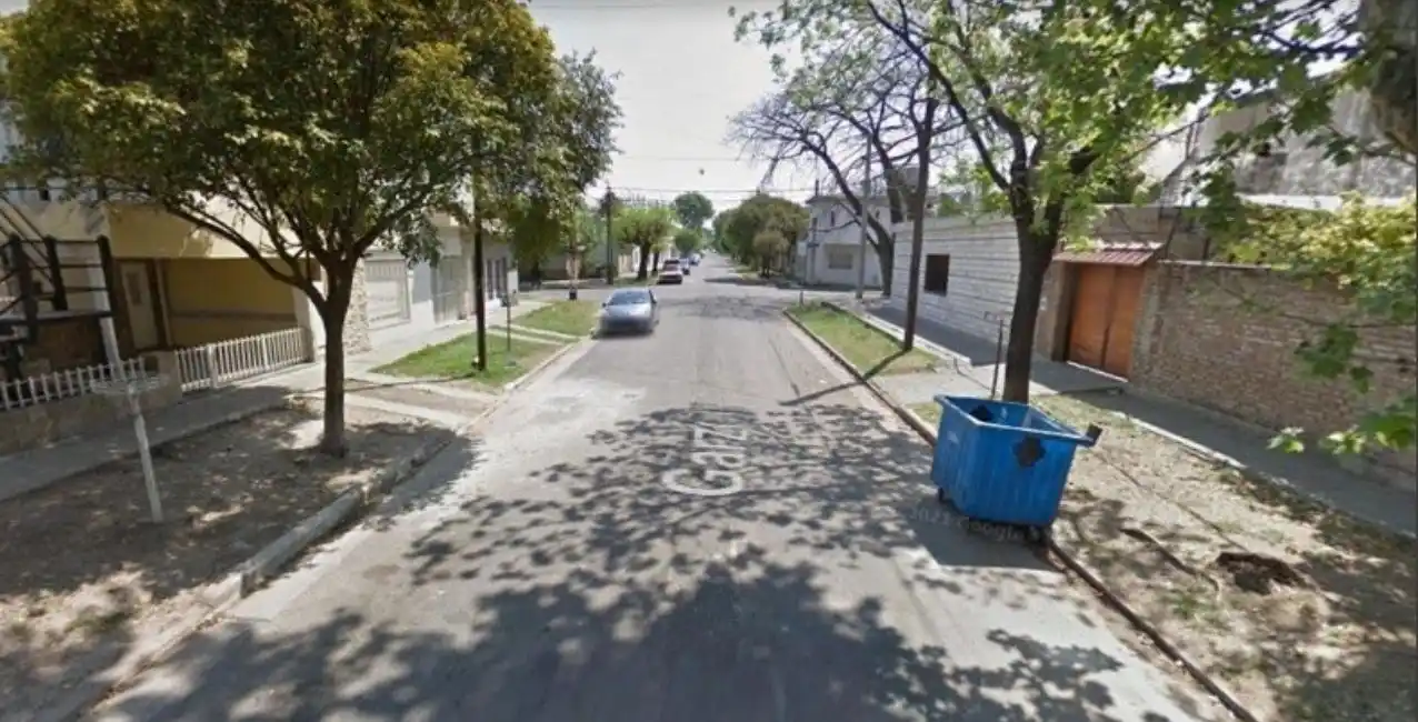 Dispararon desde una moto y la mataron en la puerta de su casa