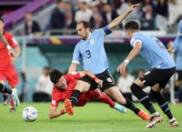 Uruguay debutó con un empate ante los coreanos