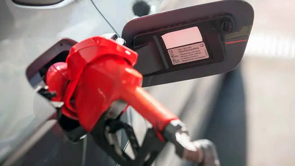 En la Argentina, distintas petroleras aplicaron incrementos en las últimas semanas que, en conjunto, acumulan casi un 9% desde que comenzó el conflicto bélico.