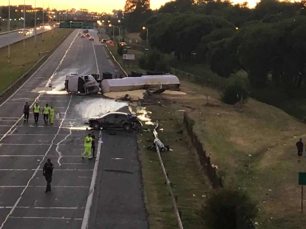 Tragedia en Moreno: Manejaba borracho, chocó y mató  a dos personas en Acceso Oeste
